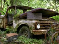 play Abandoned Truck Yard