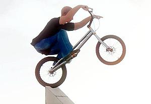 play Biketrial Experience