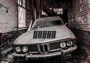 play Abandoned Car Garage Escape (Wow Escape