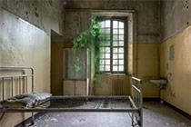 play Noisy Asylum