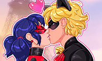 play Miraculous School Kiss