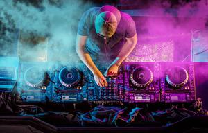 play #Dj