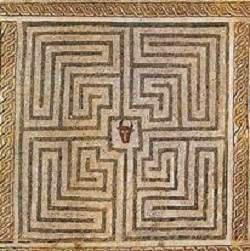 play Minotaur Labyrinth