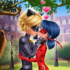 play Miraculous Hero Kiss