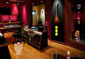play Musical Set House Escape