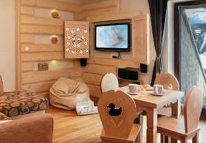 play Winter House