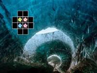 play Ice Cave Treasure Escape