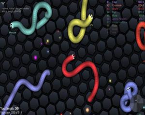 play Slither Io