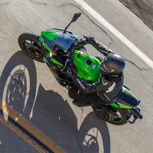 play Kawasaki Ninja 650 Puzzle