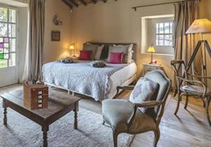 play Traditional Cottage Escape