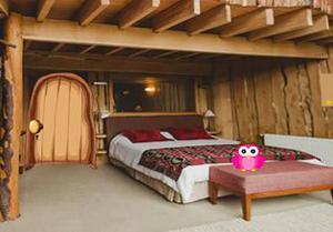play Forest Wooden Hotel Escape