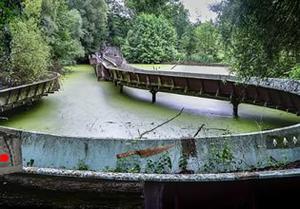 play Abandoned Theme Park Escape