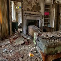 play Gfg Abandoned Amaze Room Escape