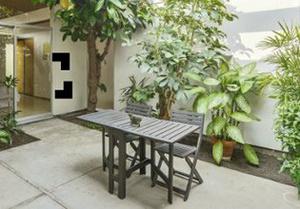 play Stone Courtyard House