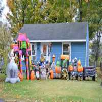 play Fun Spooky Town Halloween House