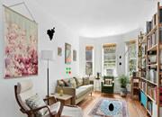 play Spacious Living Room