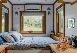 play Container Wooden Room Escape