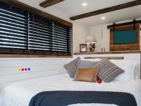 play Container Wooden Room Escape