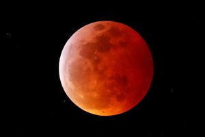 play Red Moon Invasion