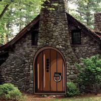 play Migi Witch House Escape