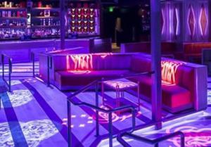 play Christmas Nightclub 02