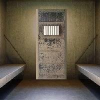 play Genie Prison Celler Room Escape