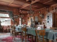 play Chateau Restaurant Escape