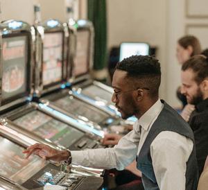 play Casino Slots: Skinner Box V0.15